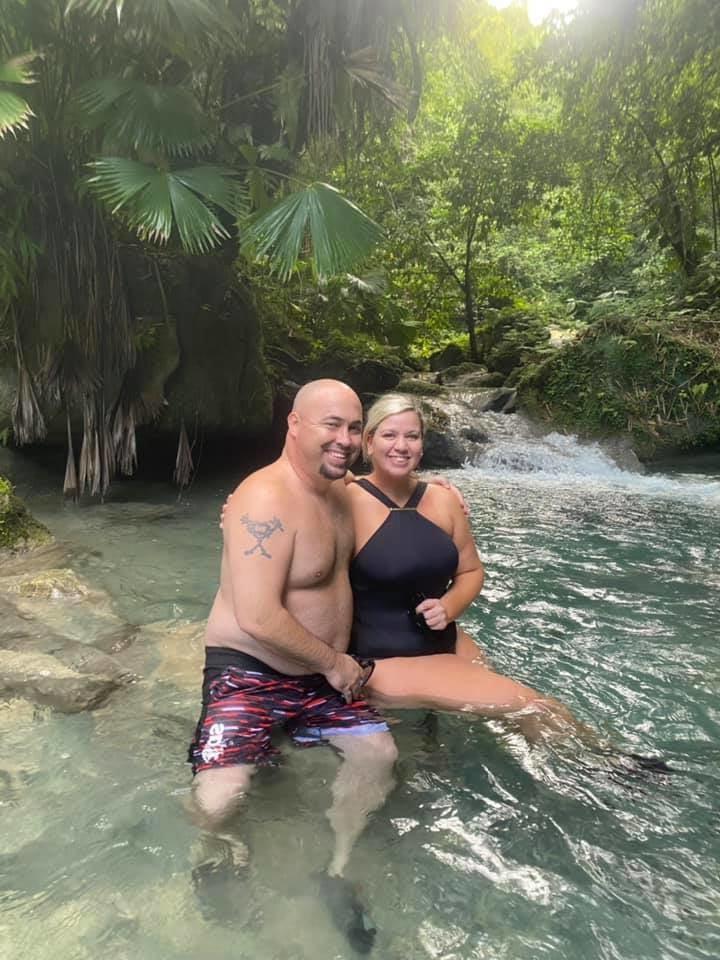 14P HOT WIFE