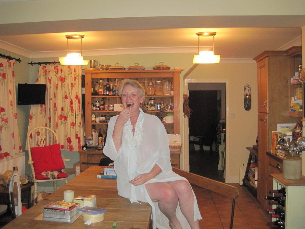 25P 2. Mature English wife poses for hubby