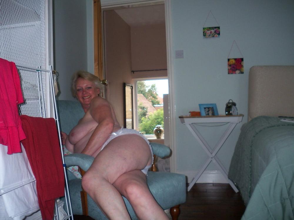 25P 2. Mature English wife poses for hubby