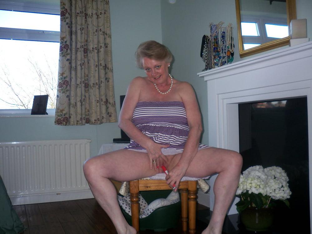 25P 2. Mature English wife poses for hubby
