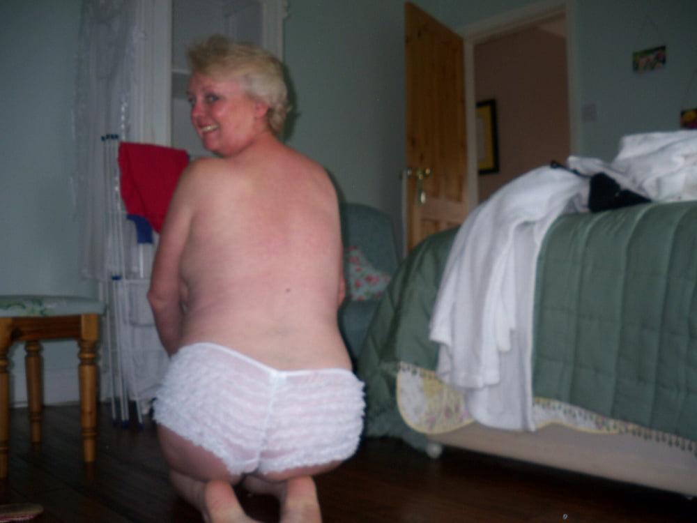 25P 2. Mature English wife poses for hubby
