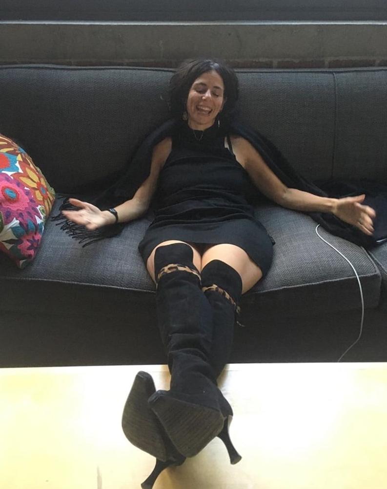 25P Milfs &amp; Gilfs wearing boots no.82 (Amy)