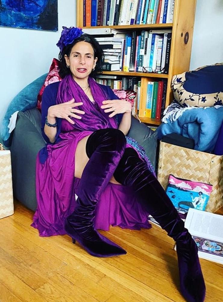 25P Milfs &amp; Gilfs wearing boots no.82 (Amy)
