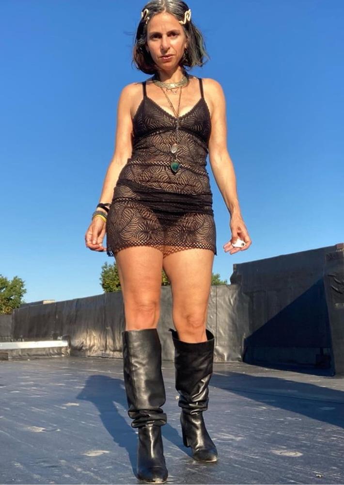 25P Milfs &amp; Gilfs wearing boots no.82 (Amy)