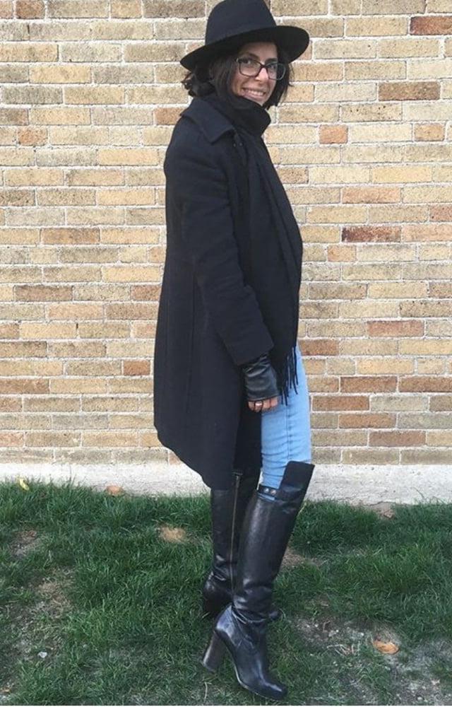 25P Milfs &amp; Gilfs wearing boots no.82 (Amy)