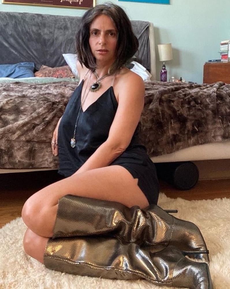 25P Milfs &amp; Gilfs wearing boots no.82 (Amy)