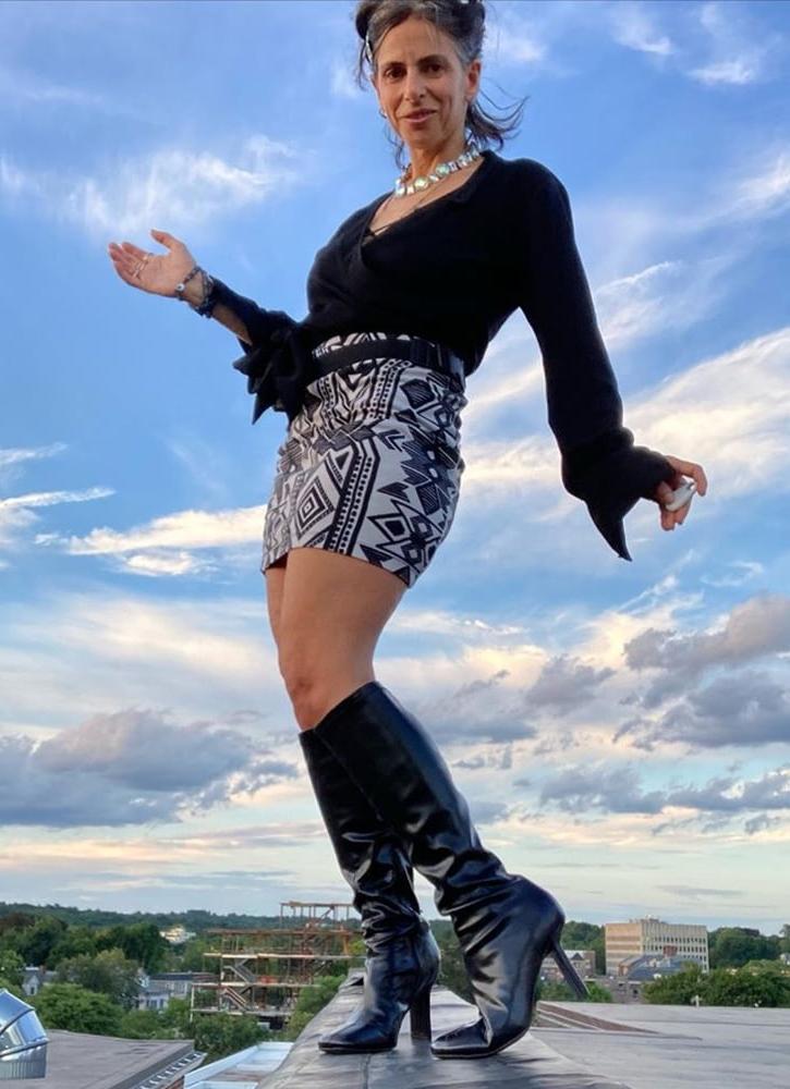 25P Milfs &amp; Gilfs wearing boots no.82 (Amy)