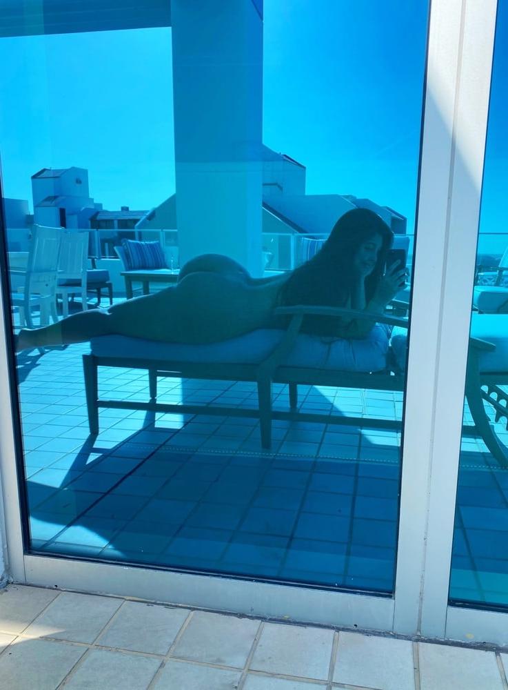 20P Big Ass Gallery 20
