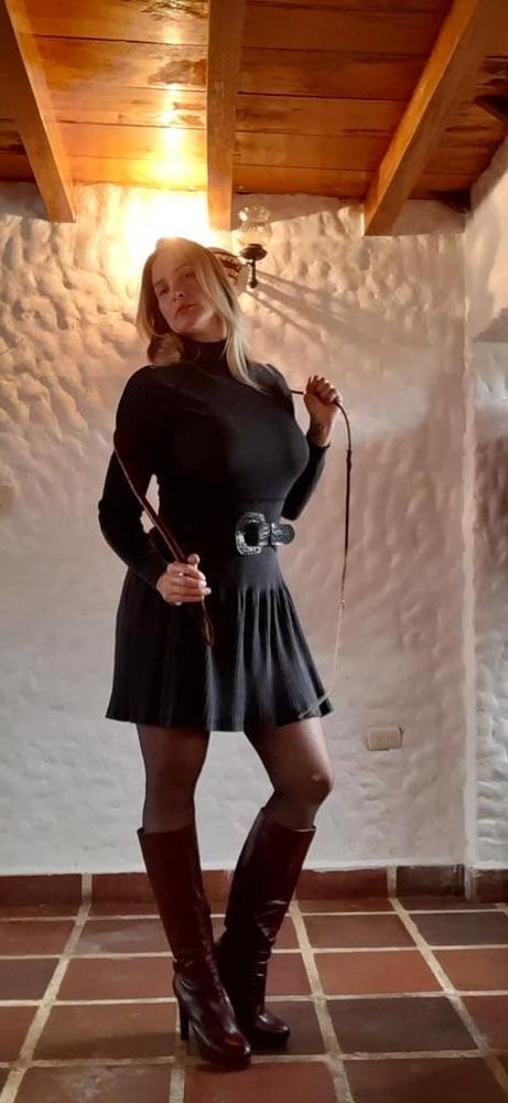25P Milfs &amp; Gilfs wearing boots no.75