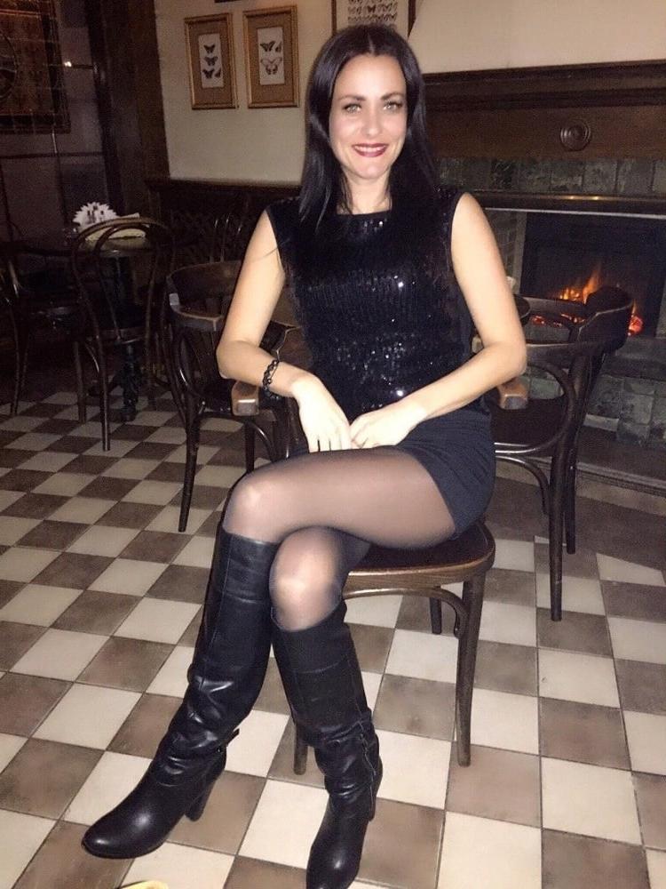 25P Milfs &amp; Gilfs wearing boots no.75