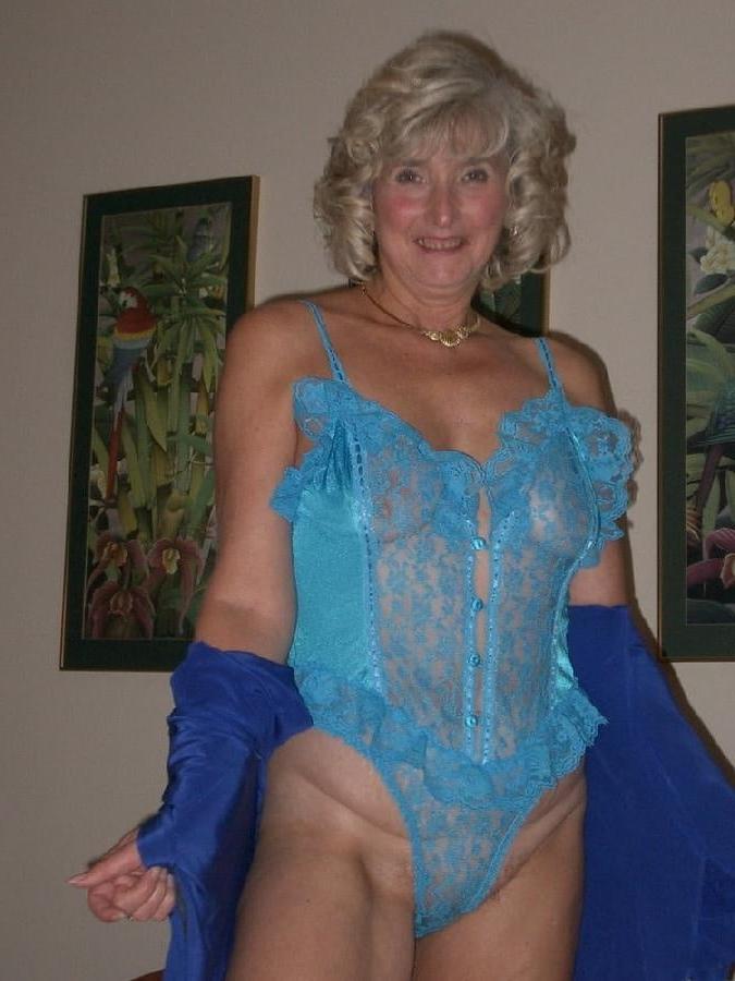 25P Mix mature slut 7