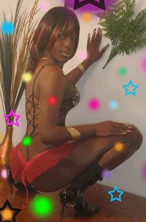 7P 5'4 Haitian Shemale Bombshel