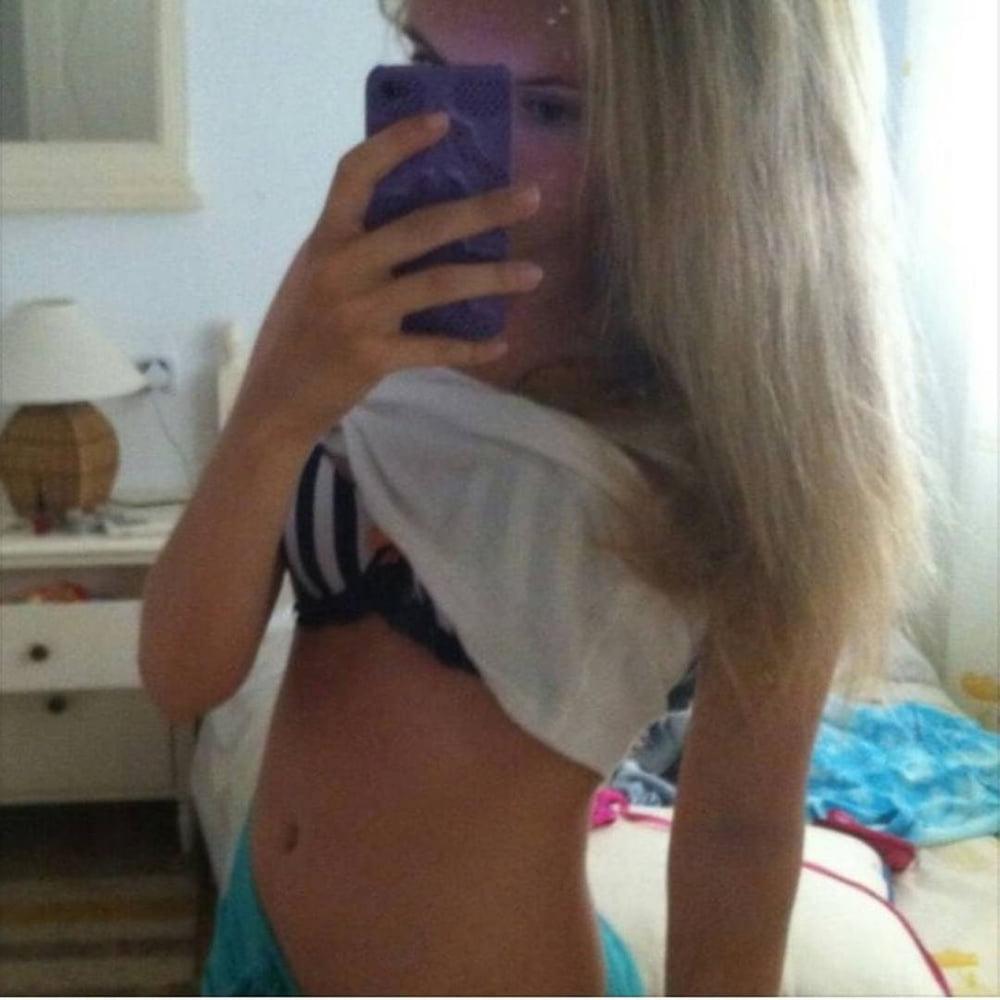 25P Paige 19 UK slut