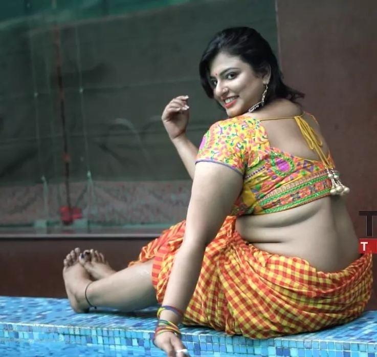 25P INDIAN AUNTY