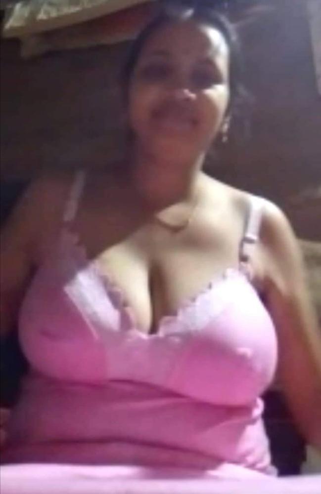25P INDIAN AUNTY