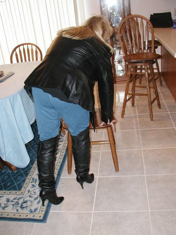 25P Milfs &amp; Gilfs wearing boots no.77