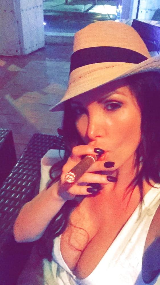 25P Smoking Hot Smokers 4