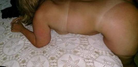 25P SDRUWS2 -  SHY MATURE BRAZILIAN CHUNKY WIFE POSING NAKED