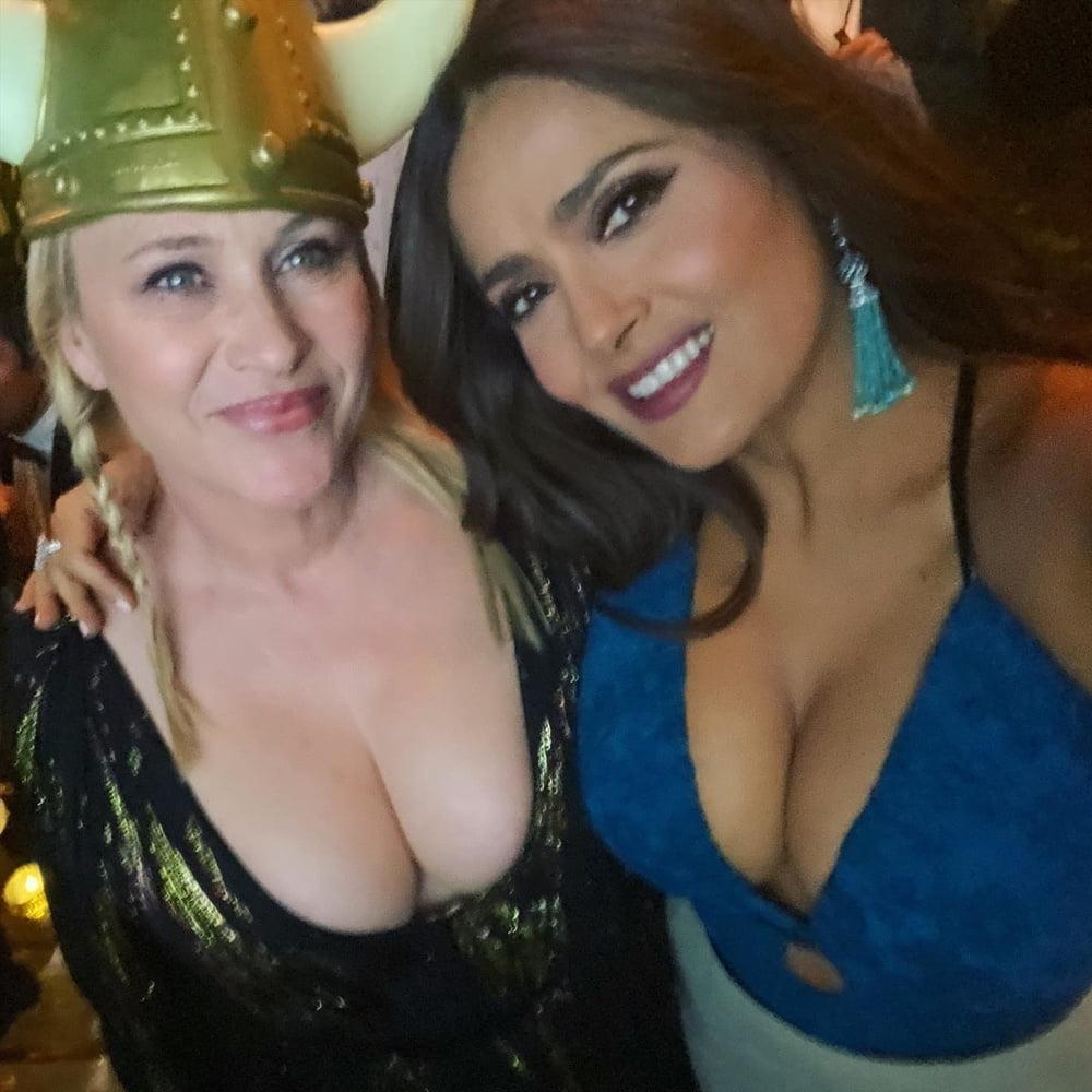25P Salma Hayeks massive tits at Golden Globes 2020