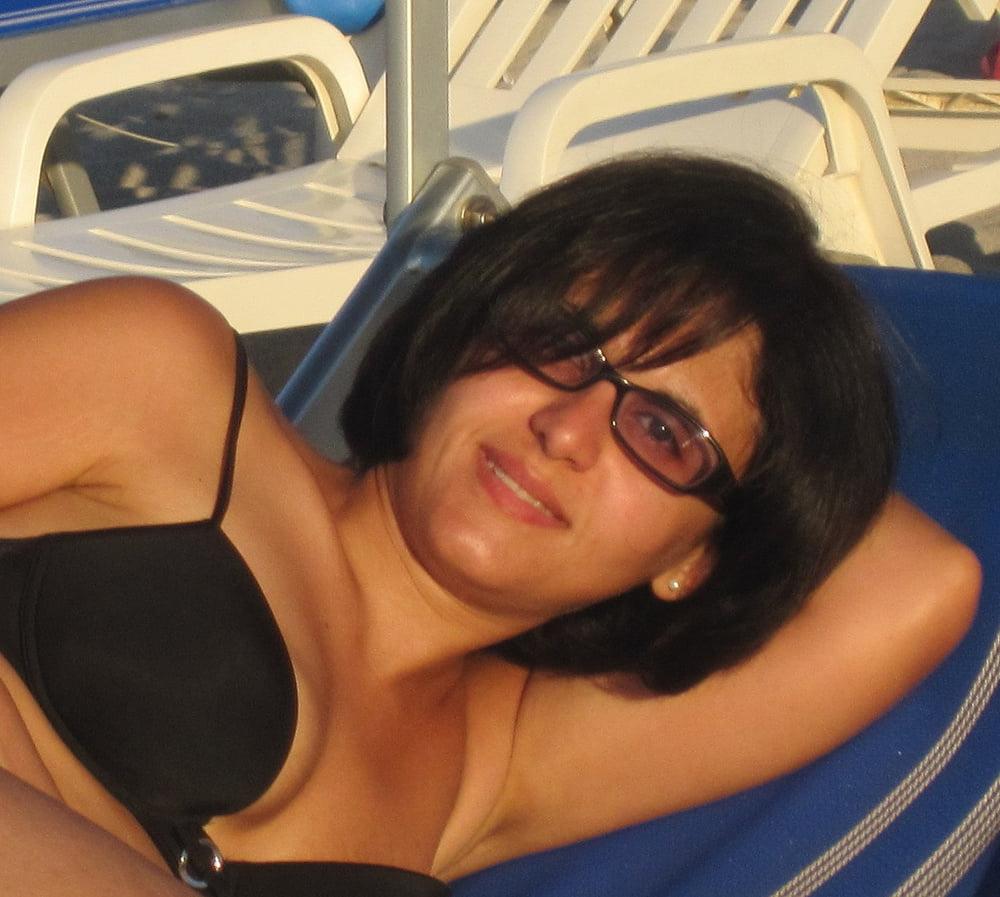 25P 2. Italian wife exposed