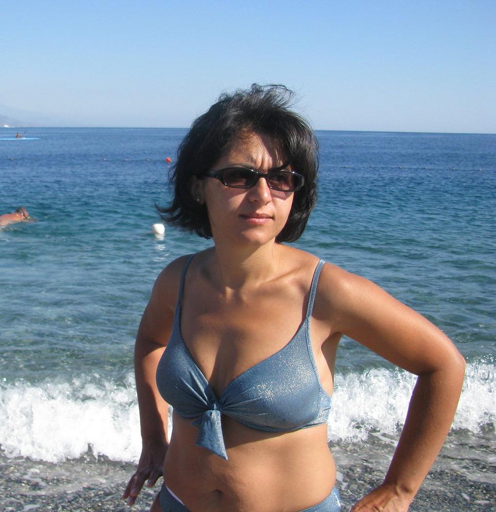 25P 2. Italian wife exposed