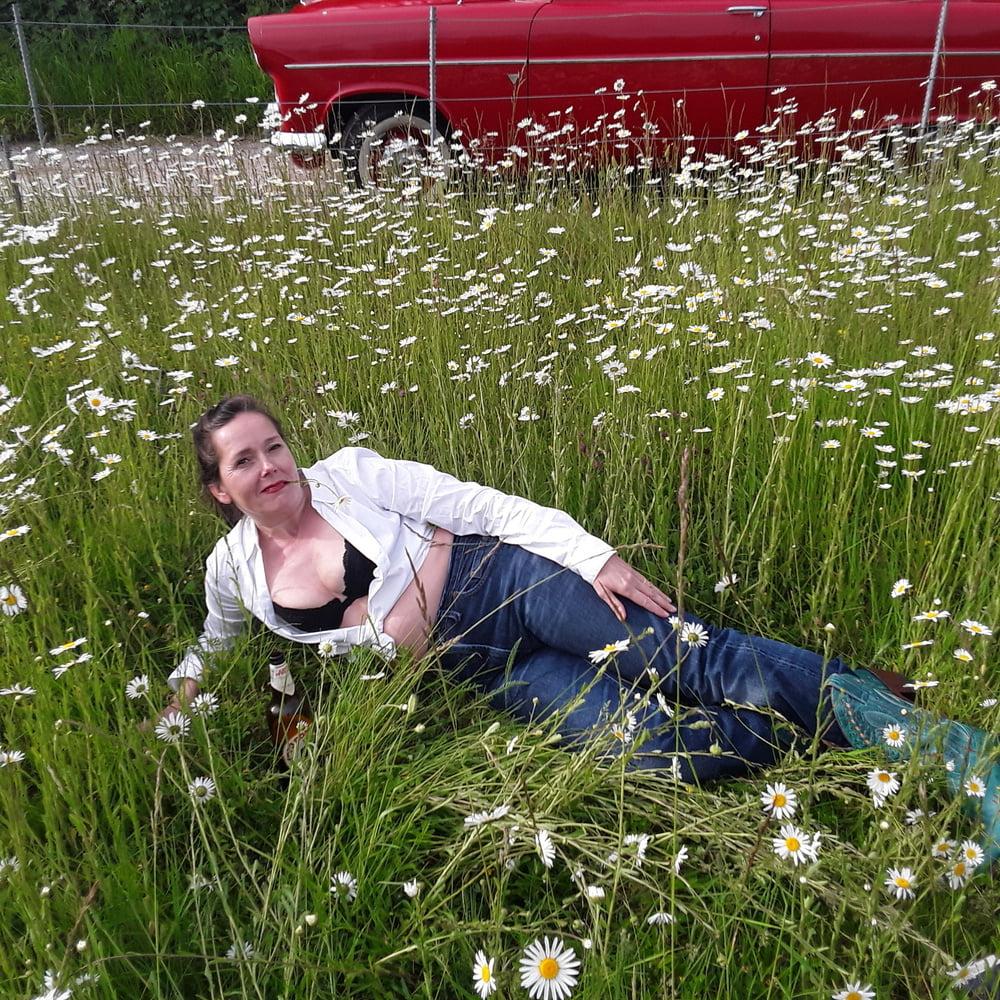 25P Mrs levi's and wonderbra photoshoot