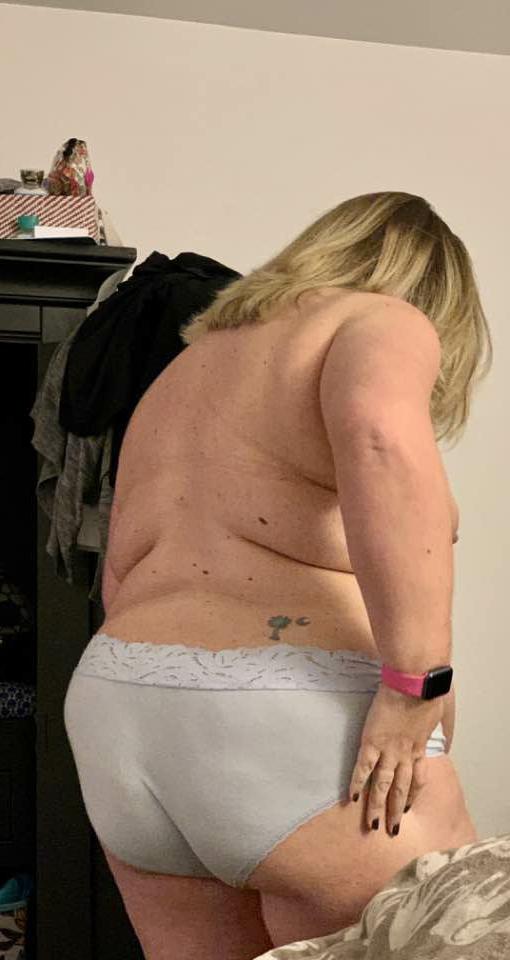 25P Slut wife Kelly of Dahlonega,  Georgia