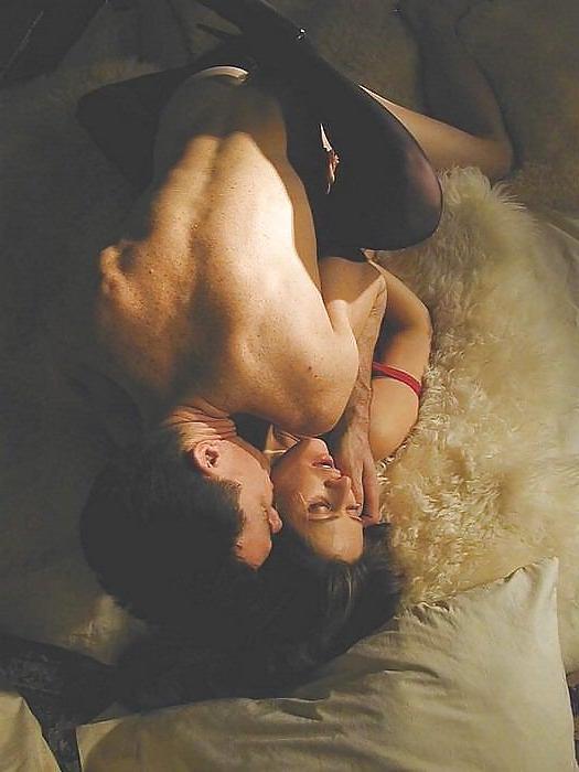 15P Young Couple in Action - Stunning Action