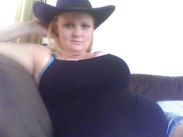 15P Busty CowGirl From SmutDates.com