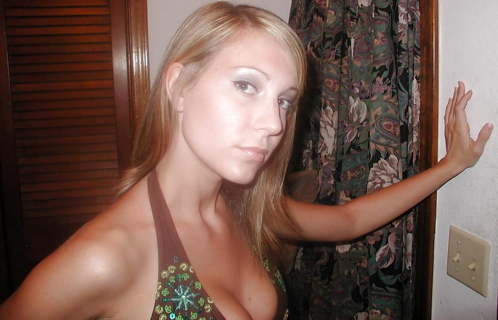 25P Beautiful Blonde Milf Babe