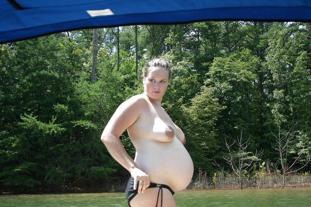 25P Preggo MILF Flashing Tits Everywhere