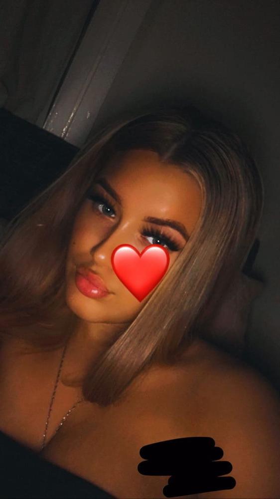 9P Elise Adams reposted Birmingham slut exposed
