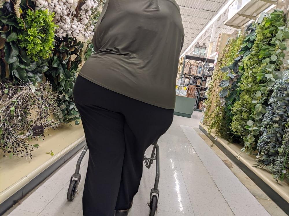 25P Granny Mexican with big wide ass pt 2