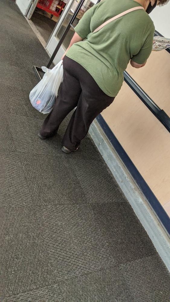 25P Granny Mexican with big wide ass pt 2