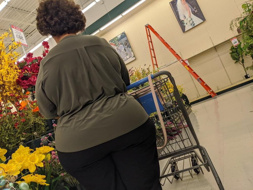 25P Granny Mexican with big wide ass pt 2