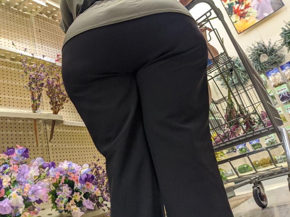 25P Granny Mexican with big wide ass pt 2