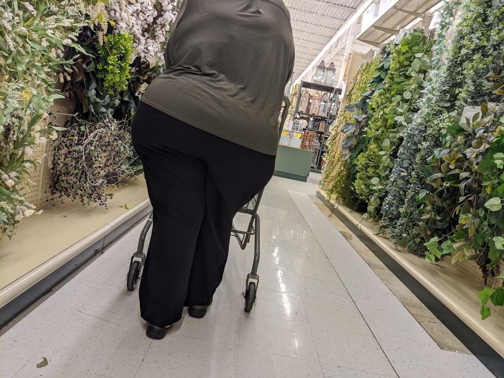 25P Granny Mexican with big wide ass pt 2