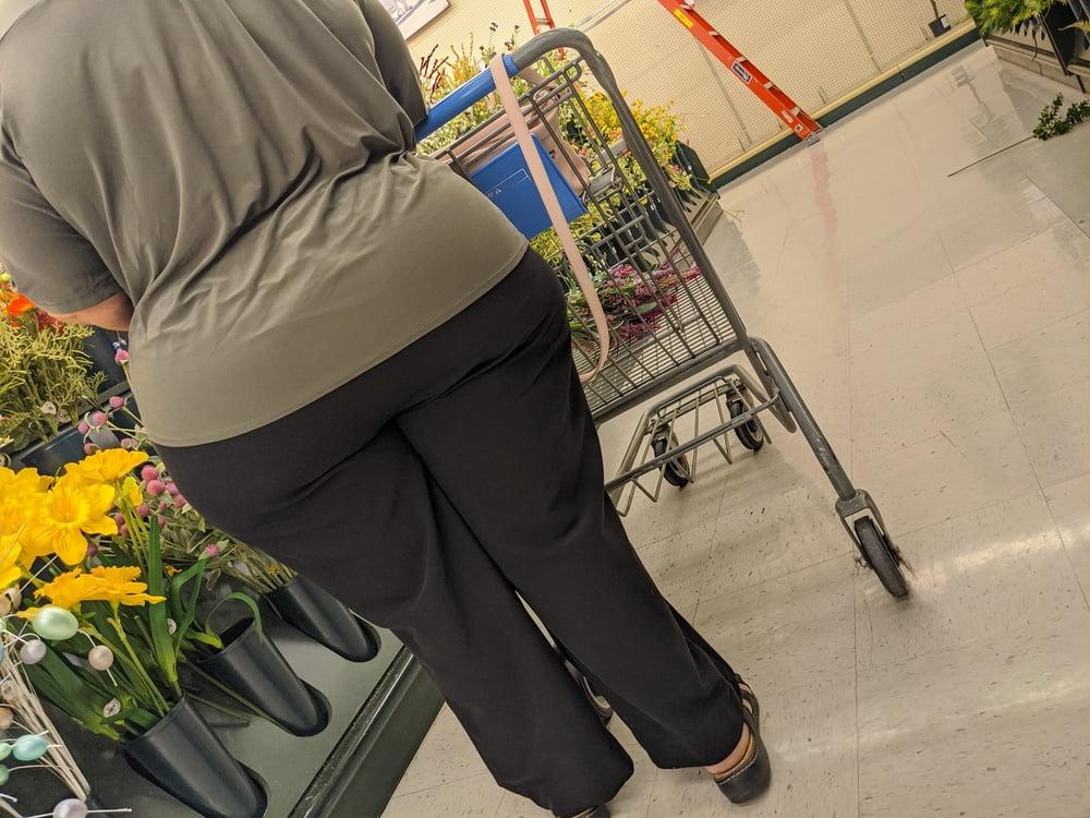 25P Granny Mexican with big wide ass pt 2