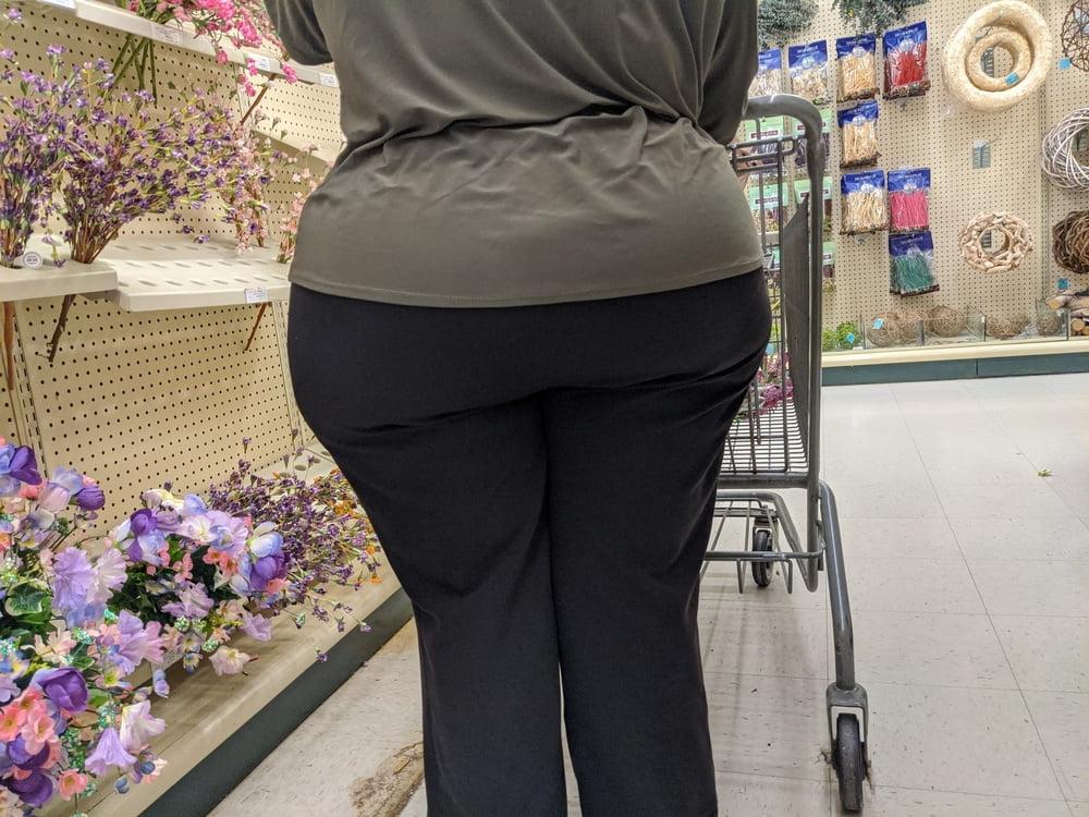 25P Granny Mexican with big wide ass pt 2