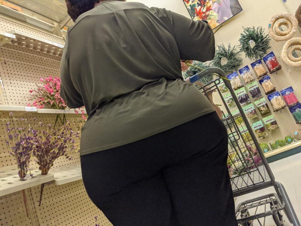 25P Granny Mexican with big wide ass pt 2