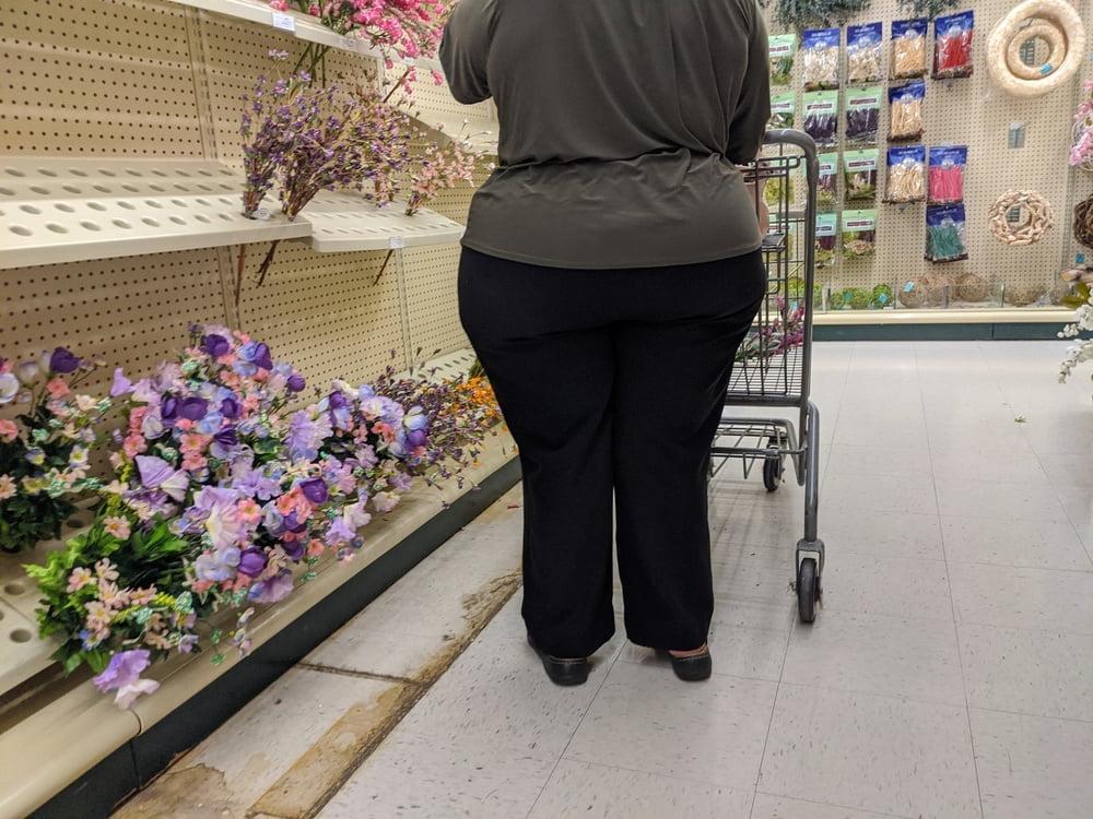 25P Granny Mexican with big wide ass pt 2