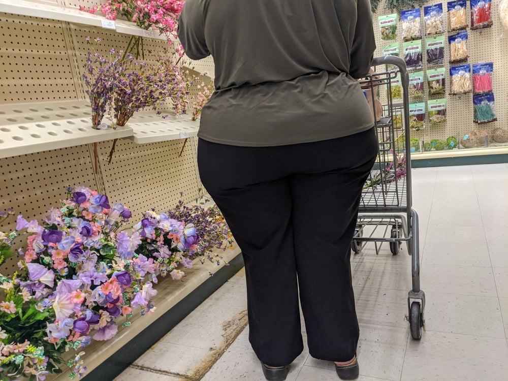 25P Granny Mexican with big wide ass pt 2