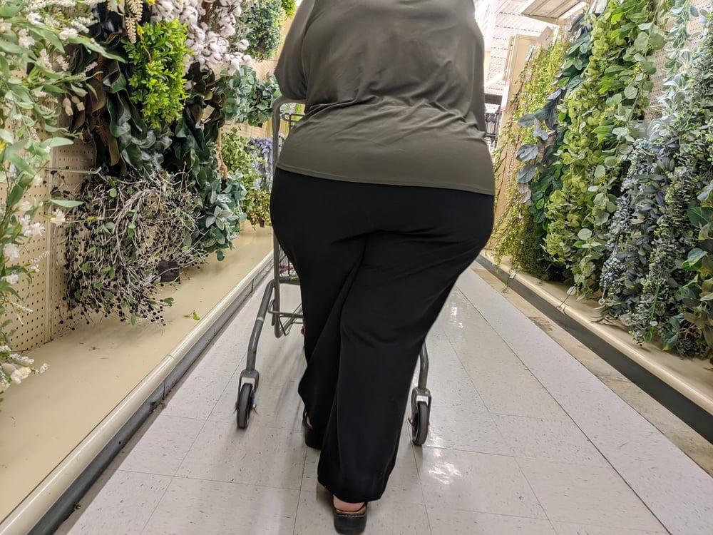 25P Granny Mexican with big wide ass pt 2
