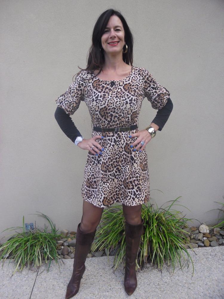 25P Milfs &amp; Gilfs wearing boots no.69