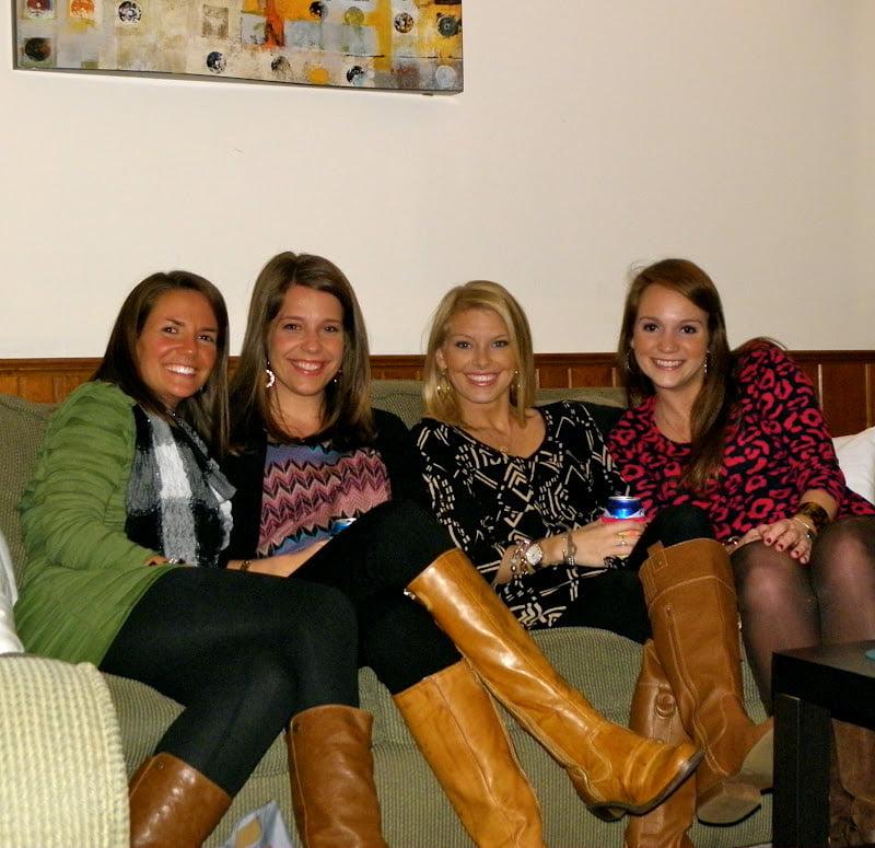 25P Milfs &amp; Gilfs wearing boots no.69