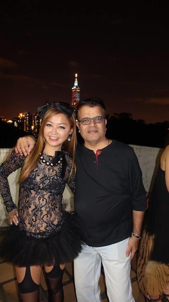 25P Hong Kong wife 01 non-nude