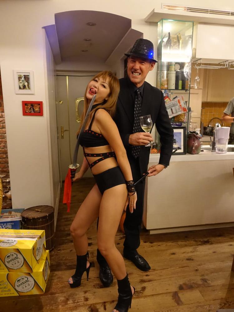 25P Hong Kong wife 01 non-nude