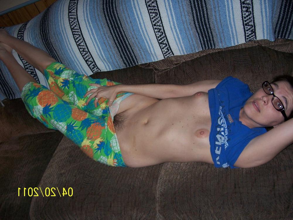 25P 1. Kentucky wife poses for hubby