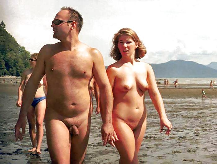20P Naked couple 48.