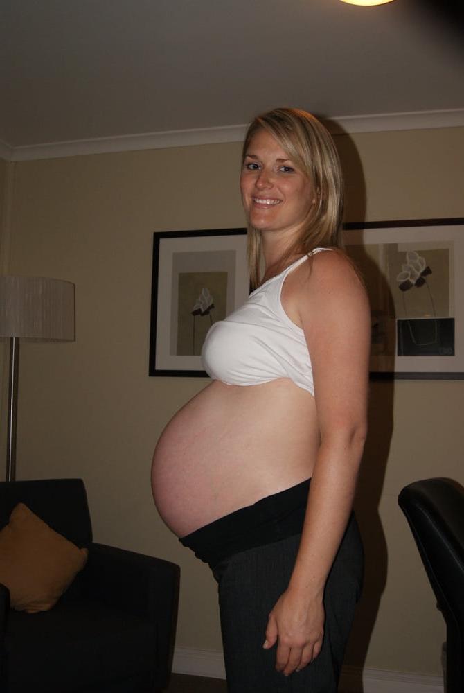 6P Huge Pregnant Tits on Wife